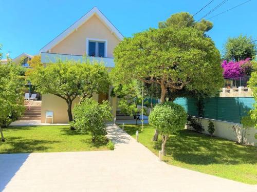 Maison avec piscine et parking à 1,3km des plages - Location, gîte - Cagnes-sur-Mer