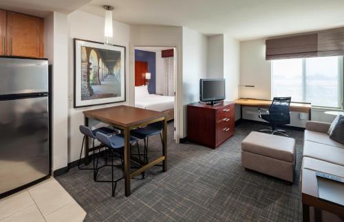 2 Bedroom Suite