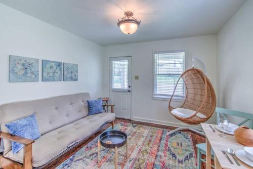 Gated Cottage Community! Ideal Midtown Spot near Memphis Zoo