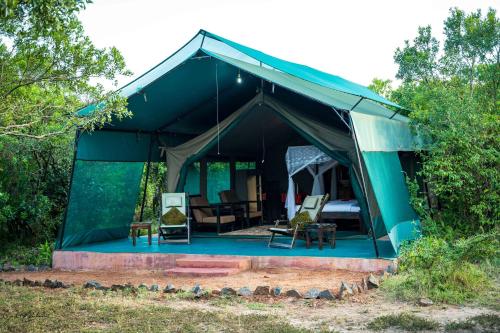 Olkinyei Mara Tented Camp