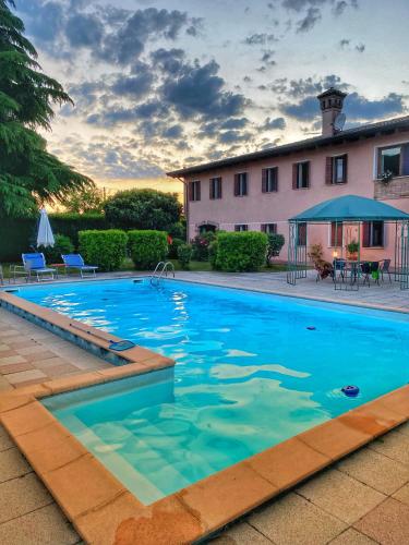  Villa Stefania Asolo piscina e biliardo, Unterkunft in Riese