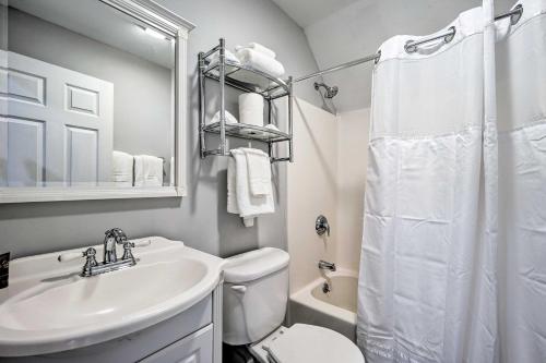 Spacious Home 8 Miles to Vermont Summer Festival! - image 26