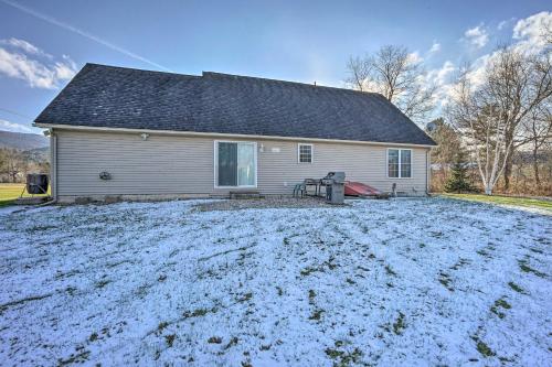 Spacious Home 8 Miles to Vermont Summer Festival! - image 16