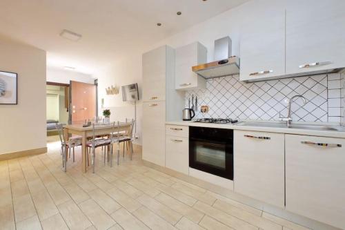 Spacious Vatican Flat with Courtyard, Roma (foto 6)