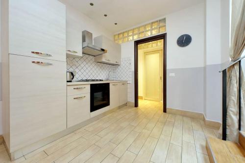 Spacious Vatican Flat with Courtyard, Roma (foto 8)