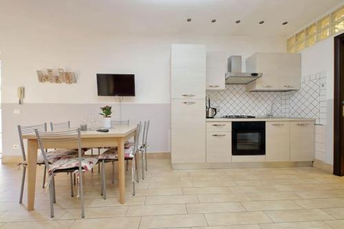 Spacious Vatican Flat with Courtyard, Roma (foto 7)