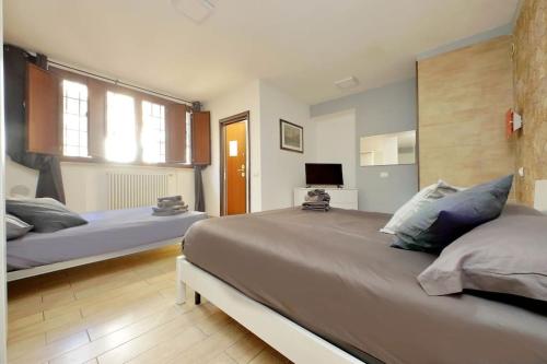 Spacious Vatican Flat with Courtyard, Roma (foto 10)