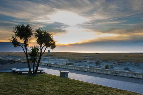 外部景觀, Inn of the Four Winds Seaside Oceanfront in 海濱