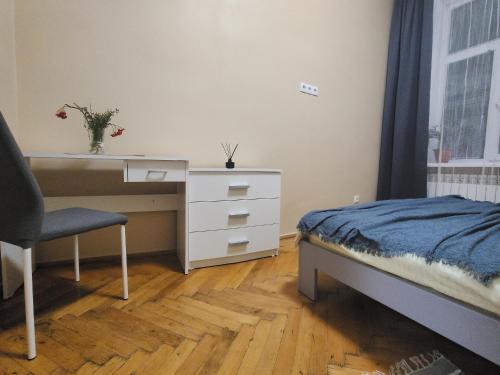 В центрі м.Чернівці 2 кімнатна затишна квартира., Černovice (fotografie 4)