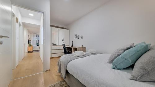 BRAND NEW Apartment in City Center, big terrace, Luka