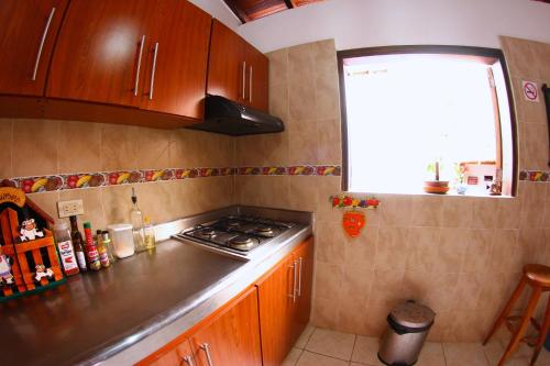 Kitchen, Real Dream Hostel in San Gil