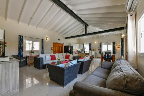 Villa Swiss Paradise with private pool