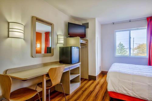 Motel 6-Burlington, ON - Toronto West - Oakville