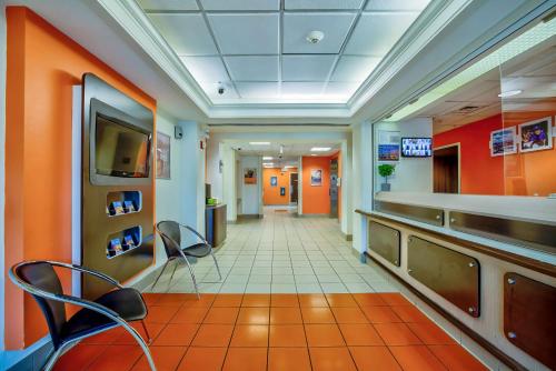 Motel 6-Burlington, ON - Toronto West - Oakville