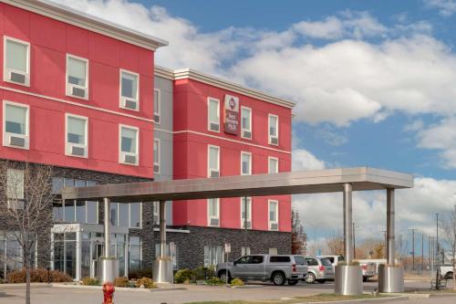 Best Western Plus Airport Inn & Suites