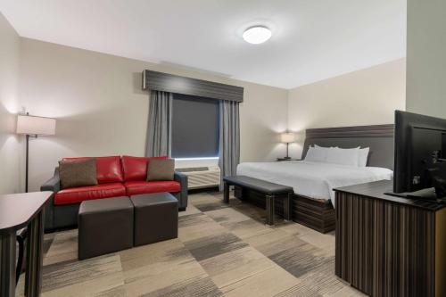 Best Western Plus Airport Inn & Suites