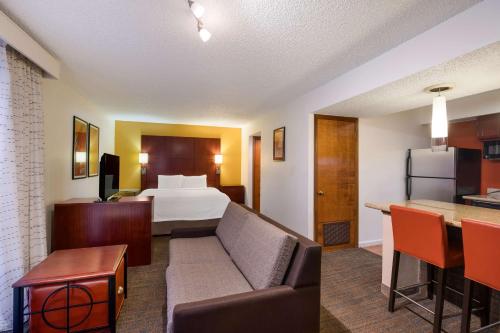 SenS Suites Livermore; SureStay Collection by Best Western