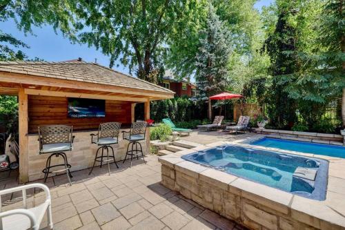 Cheerful 7 bedrooms Villa with Hot tub & Pool. - Accommodation - Mississauga