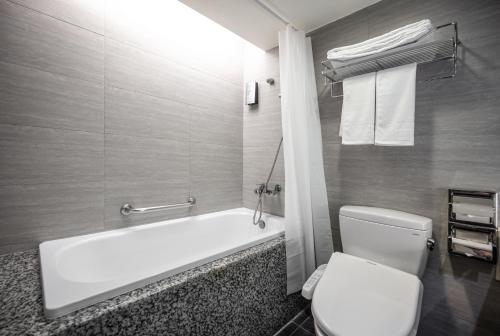 room detail thumbnail 2