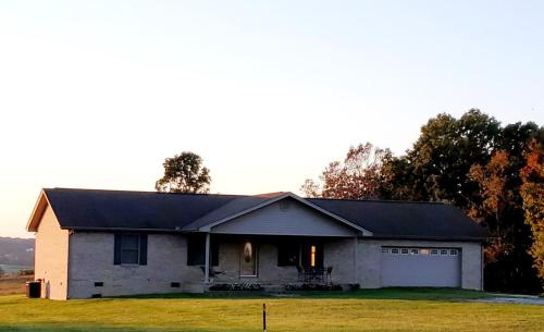 Secluded house on 60 acres close to Fall Creek Falls