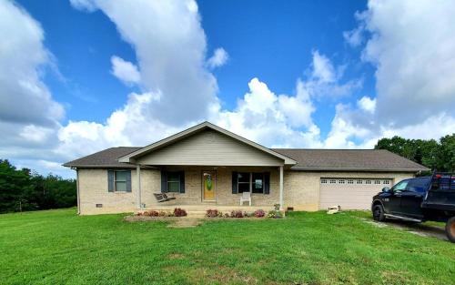 Secluded house on 60 acres close to Fall Creek Falls in Lake Tansi (TN)