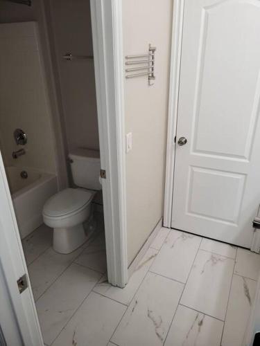 5 bed 3.5 baths, Las Vegas (photo 8)