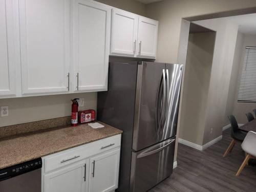 5 bed 3.5 baths, Las Vegas (photo 9)