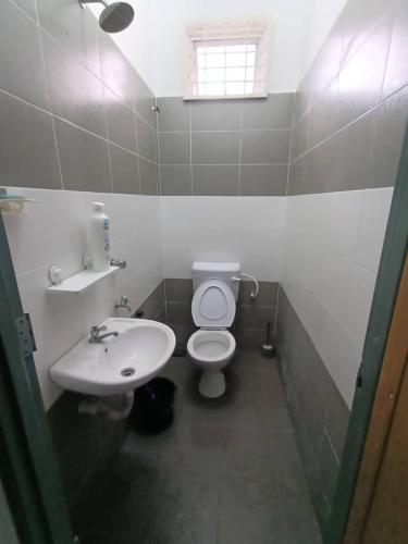 Homestay Kemaman Fyna02 di Bukit Kuang Homestay Kemaman Fyna02 di Bukit Kuang