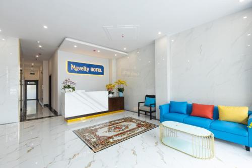 NOVELTY HOTEL 4