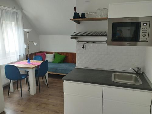 Börzsöny Vendégház (Borzsony Vendeghaz) in Zebegény