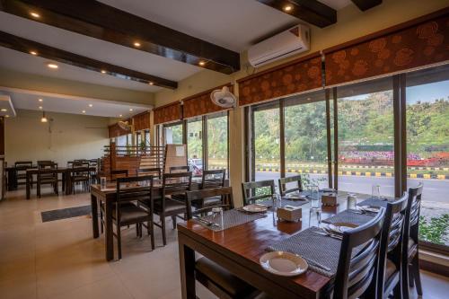 Restaurant, Hotel Peaceland Lumbini in Lumbini