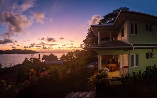 TOP VIEW RETREAT SELFCATERING