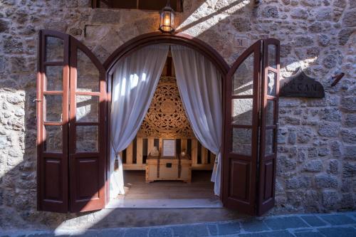 DECAN Concept Boutique Estate - image 8