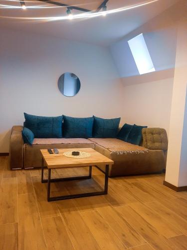 One-Bedroom Apartment image 10