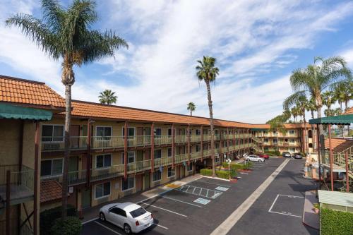 Super 8 by Wyndham Anaheim/Disneyland Drive