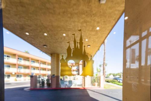 Super 8 by Wyndham Anaheim/Disneyland Drive in Anaheim, USA