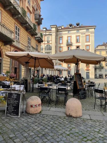 La Casa di Ringhiera - silenzioso appartamento di charme con balcone nel quadrilatero romano, Turín (fotografie 5)