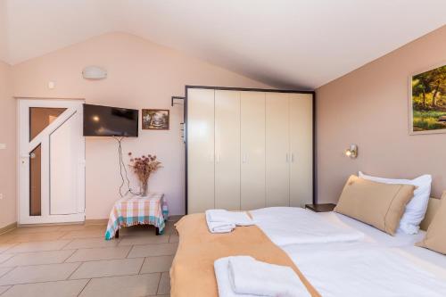 Studio with Sea View image 9