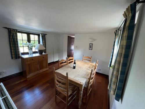 Seadmed, Honeysuckle Cottage, Mickleton in Mickleton