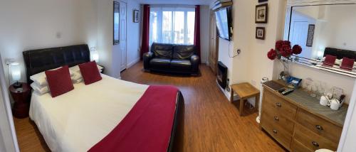 Sawyers Bed and Breakfast - image 14