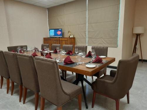 Viluxey City Hotel in Maharagama