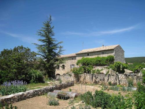 Le Mas de la Pouzolle in Le Garn