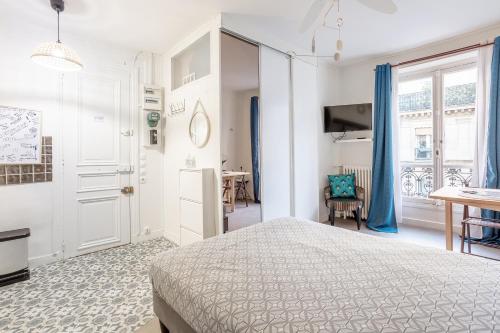 One-Bedroom Apartment image 7