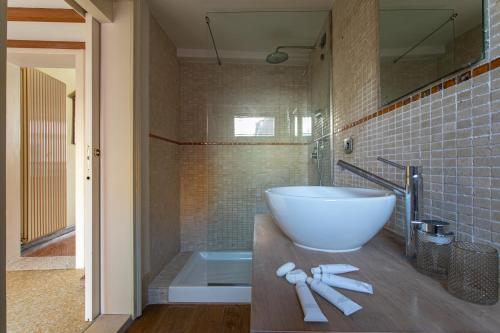 Wondrous Palazzetto 1619 in Magical Burano Island