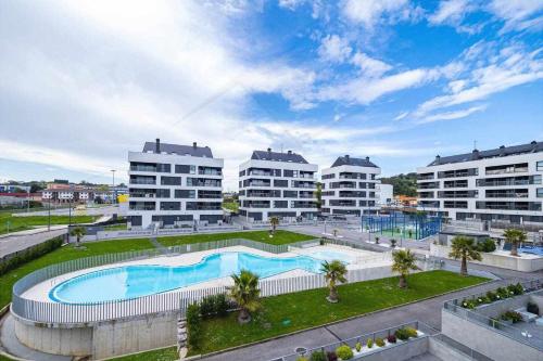 Miramar en urbanización con piscina