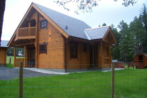 Norwegian Log Cabin The Roe Deer -sauna & hot tub