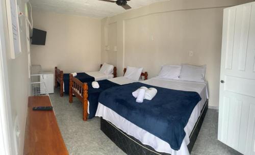 Standard Quadruple Room image 2