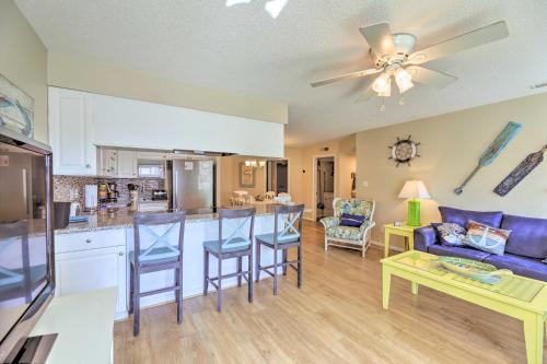 Emerald Isle Condo with Indoor Pool and Beach Access!