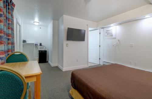 Rodeway Inn Saco - image 5
