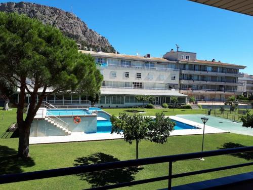 Pool view apartment Blau Park A1Rentals